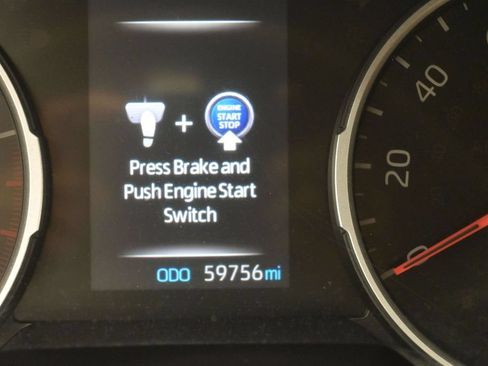Used 2020 Toyota RAV4 XLE w/ Convenience Package FWD image 12