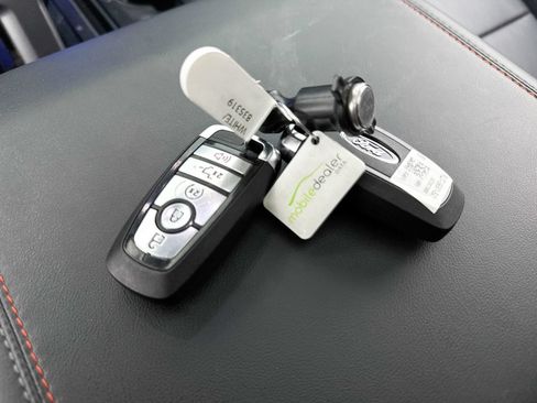 Used 2025 Ford F150 Raptor AWD/4WD image 39
