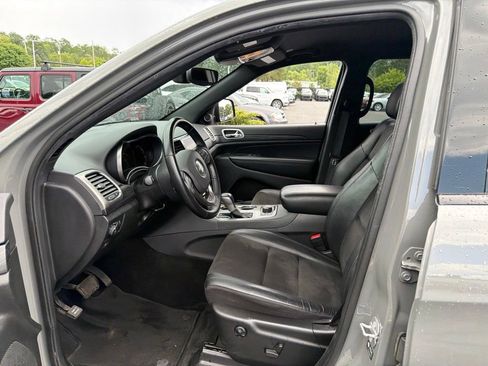Used 2022 Jeep Grand Cherokee Laredo X AWD/4WD image 18