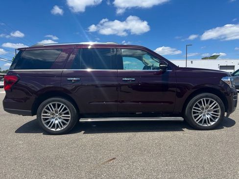 Used 2024 Ford Expedition Limited AWD/4WD image 5