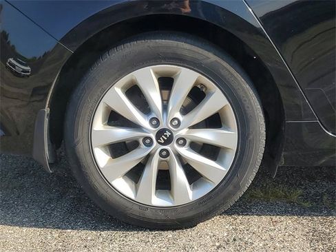 Used 2018 Kia Optima EX image 9