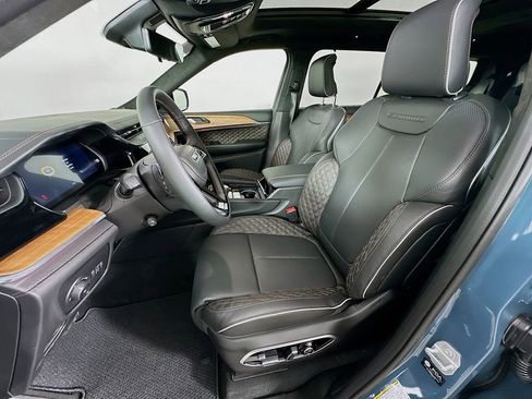 New 2026 Jeep Grand Cherokee L Summit w/ Obsidian Package AWD/4WD image 28