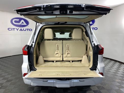 Used 2016 Lexus LX 570 4WD w/ Luxury Package image 36