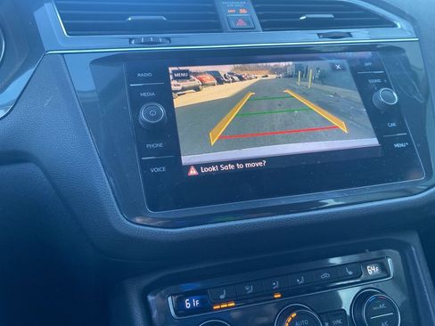 Used 2018 Volkswagen Tiguan S image 15