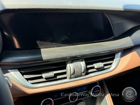Used 2018 Alfa Romeo Stelvio AWD image 10