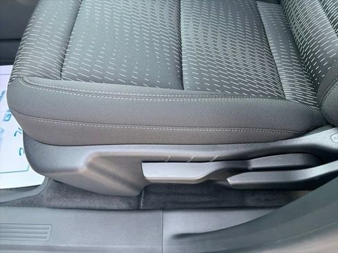 New 2027 Chevrolet Equinox LT w/ Safety and Technology Package FWD image 18
