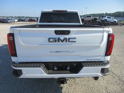 New 2026 GMC Sierra 3500 Denali Ultimate AWD/4WD image 6