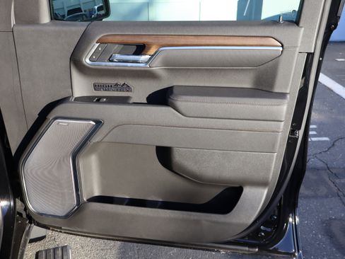 Used 2025 Chevrolet Silverado 1500 High Country image 38