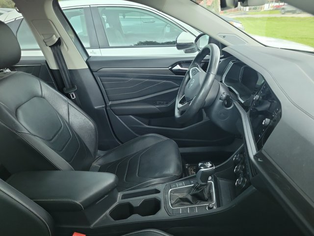 Used 2024 Volkswagen Jetta SEL FWD image 3