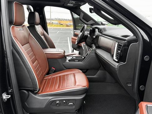 Used 2024 GMC Sierra 3500 Denali Ultimate image 25