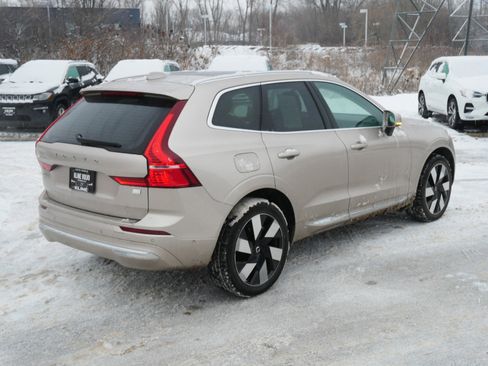 Certified 2023 Volvo XC60 T8 Plus w/ Protection Package Premier image 7