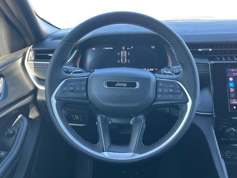 New 2025 Jeep Grand Cherokee Laredo image 21