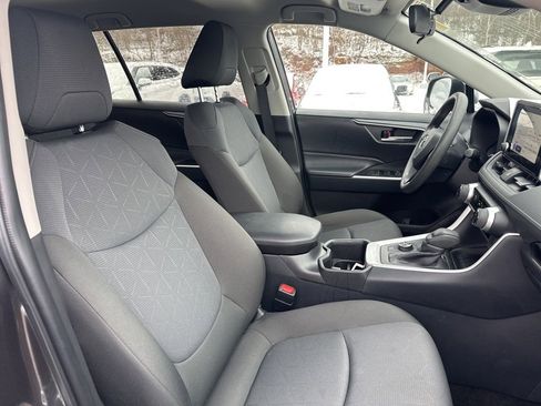 Used 2025 Toyota RAV4 XLE image 2