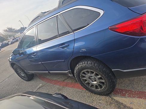 Used 2019 Subaru Outback 2.5i Limited image 6