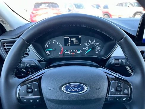 Used 2022 Ford Escape SE w/ SE Sport Appearance Package image 25