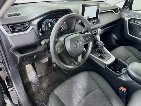 Used 2025 Toyota RAV4 XLE AWD/4WD image 23