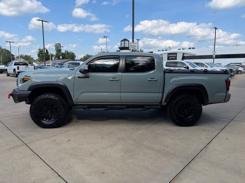Used 2021 Toyota Tacoma TRD Pro AWD/4WD image 8