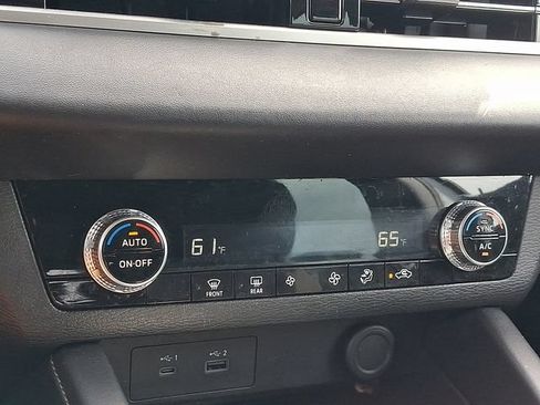 Used 2023 Mitsubishi Outlander ES FWD image 15