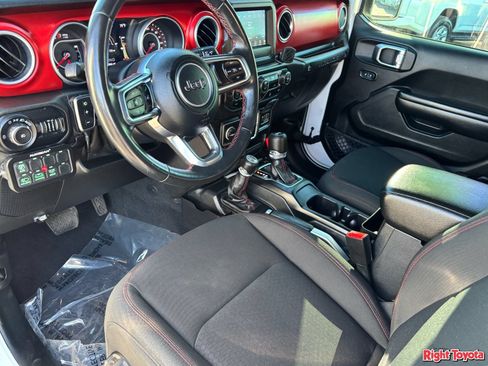 Used 2018 Jeep Wrangler Unlimited Rubicon w/ LED Lighting Group AWD/4WD image 18