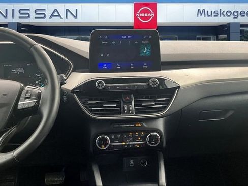 Used 2022 Ford Escape SEL w/ Class II Trailer Tow Package image 9