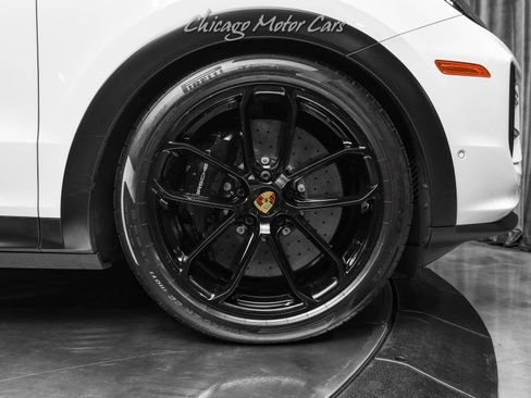 Used 2024 Porsche Cayenne Turbo GT AWD/4WD image 59