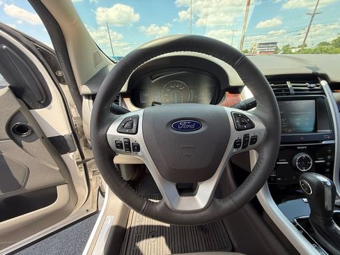 Used 2014 Ford Edge Limited w/ Driver Entry Package FWD image 16