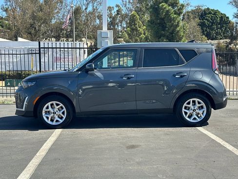 Used 2024 Kia Soul LX w/ Option Group 015 FWD image 2
