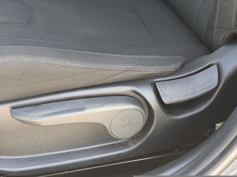 Used 2024 Hyundai Elantra SEL FWD image 17