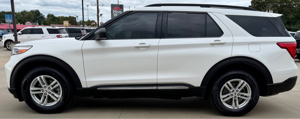 Used 2021 Ford Explorer XLT w/ Equipment Group 202A AWD/4WD image 4