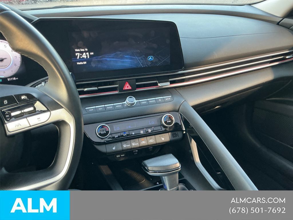 Used 2025 Hyundai Elantra SEL FWD image 14