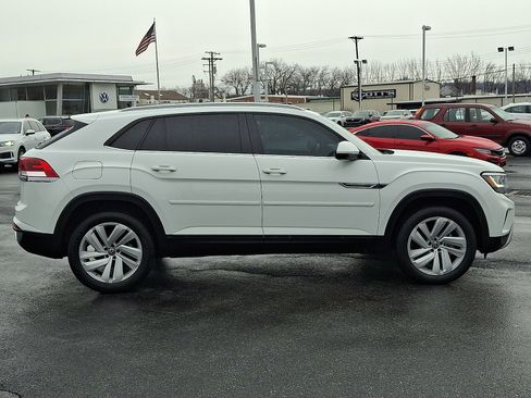 Used 2021 Volkswagen Atlas Cross Sport SE w/ Panoramic Sunroof Package image 8