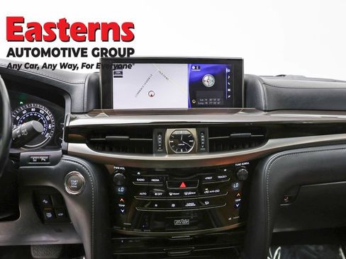 Used 2018 Lexus LX 570 4WD w/ Luxury Package image 11