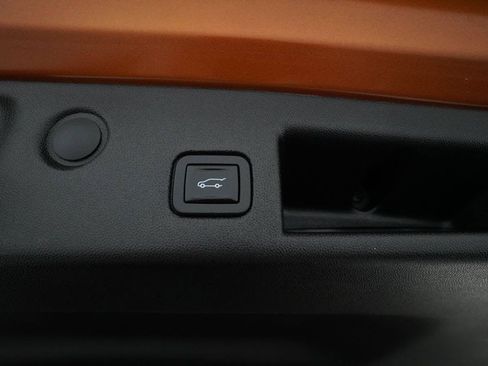 Used 2018 Chevrolet Equinox LT FWD image 15