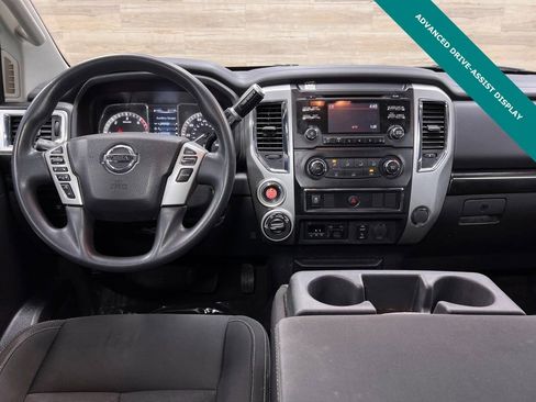 Used 2018 Nissan Titan SV image 2