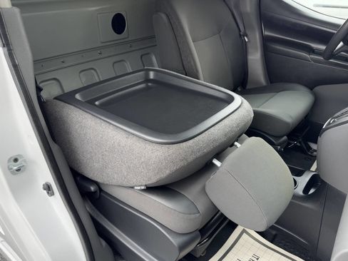 Used 2017 Chevrolet City Express LS image 33