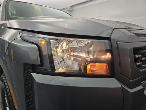 Used 2025 Nissan Frontier SV image 13