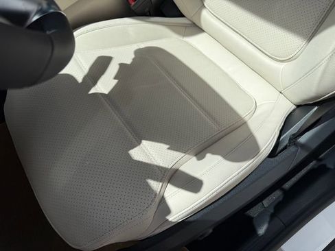 Certified 2025 Mercedes-Benz GLC 300 4MATIC image 9