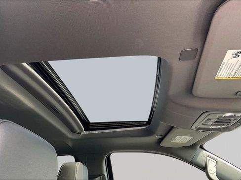 Used 2023 GMC Sierra 1500 SLT image 29