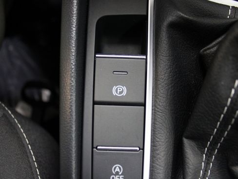 Used 2025 Volkswagen Jetta S image 40