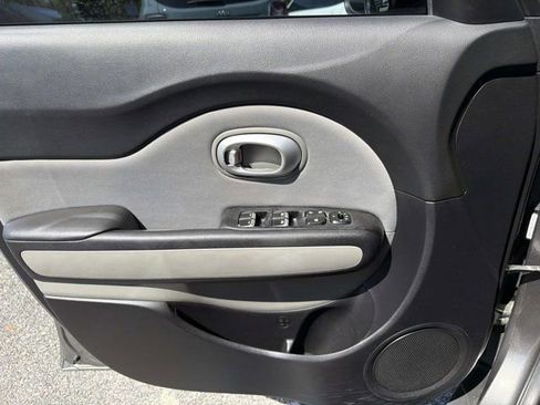 Used 2017 Kia Soul + image 7