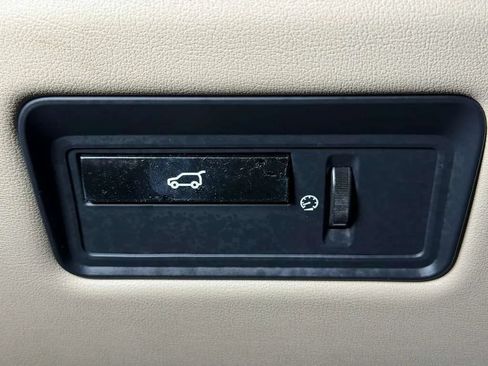 Used 2013 Land Rover Range Rover HSE AWD/4WD image 30