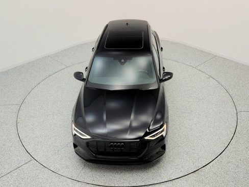 Used 2023 Audi e-tron Premium Plus w/ Premium Plus Package AWD/4WD image 23