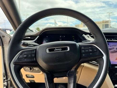 Used 2022 Jeep Grand Cherokee Limited 4xe AWD/4WD image 12