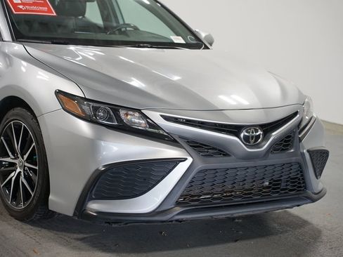 Certified 2023 Toyota Camry SE FWD image 4