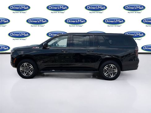 Used 2025 Chevrolet Suburban Z71 AWD/4WD image 4