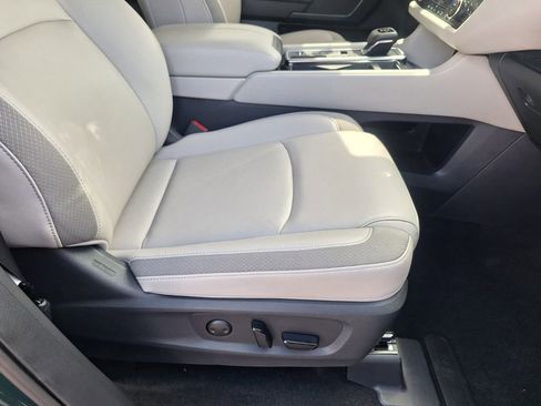 Used 2025 Nissan Pathfinder SL FWD image 30