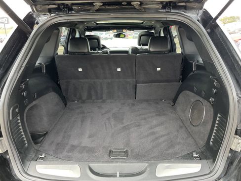 Used 2018 Jeep Grand Cherokee Trailhawk w/ Trailhawk Luxury Group image 12