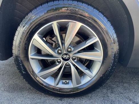 Used 2019 Hyundai Santa Fe Limited AWD/4WD image 31