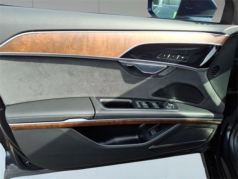 Used 2022 Audi A8 L 3.0T image 11