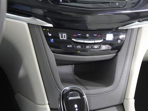 Certified 2024 Cadillac XT6 Premium Luxury image 15